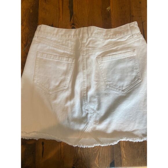 Southern Tide White Denim Mini Skirt Sz 28 - Picture 2 of 5